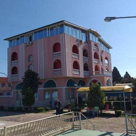 Hotel Meteor New Shtoj Εξωτερικό φωτογραφία