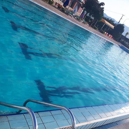 Hotel Meteor New Shtoj Εξωτερικό φωτογραφία