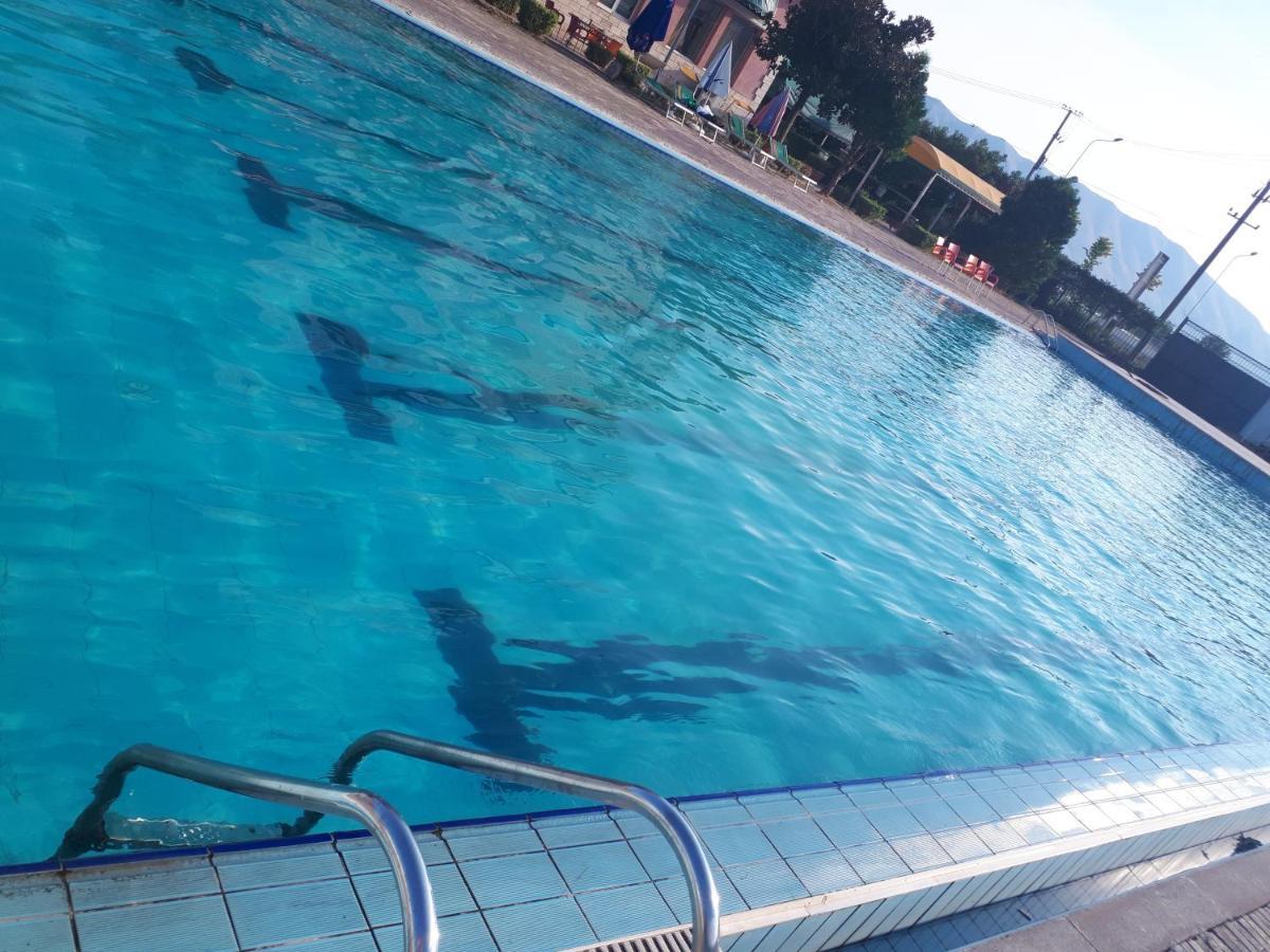 Hotel Meteor New Shtoj Εξωτερικό φωτογραφία
