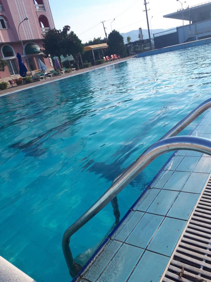 Hotel Meteor New Shtoj Εξωτερικό φωτογραφία