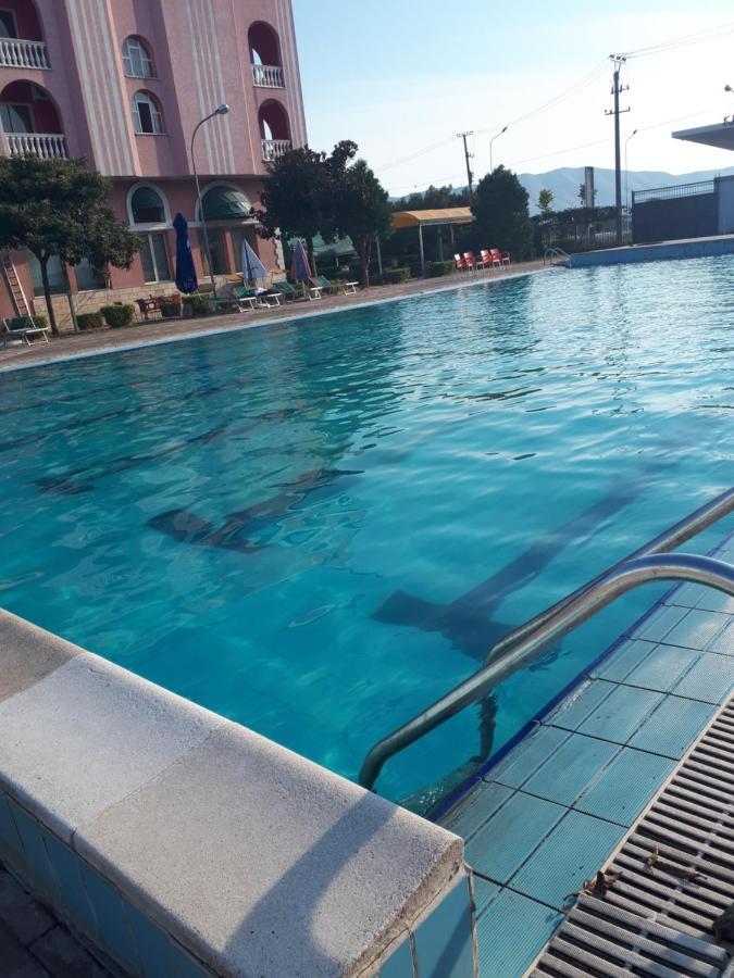 Hotel Meteor New Shtoj Εξωτερικό φωτογραφία