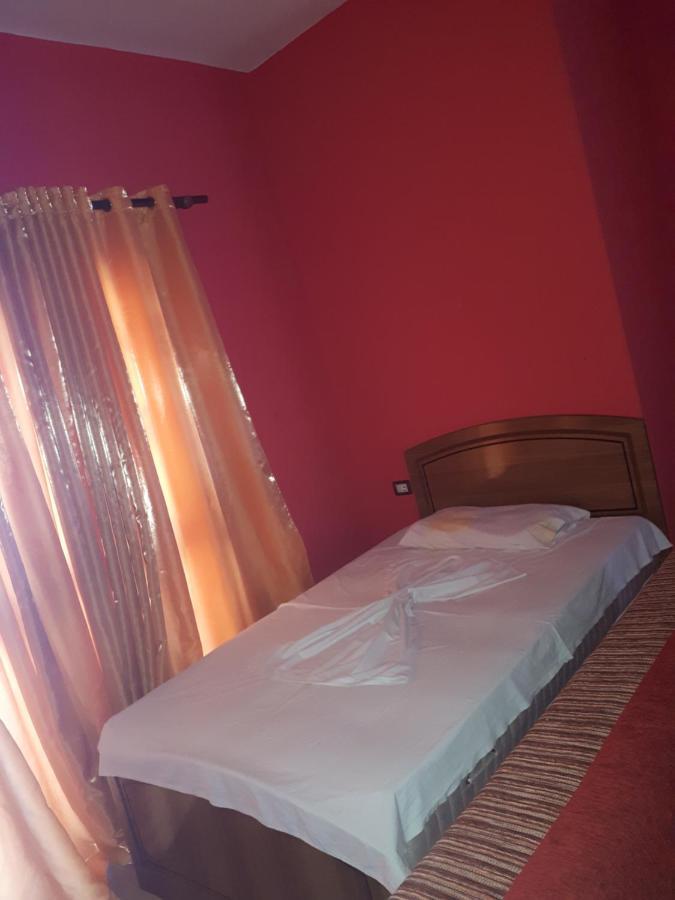 Hotel Meteor New Shtoj Εξωτερικό φωτογραφία