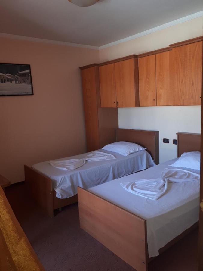 Hotel Meteor New Shtoj Εξωτερικό φωτογραφία